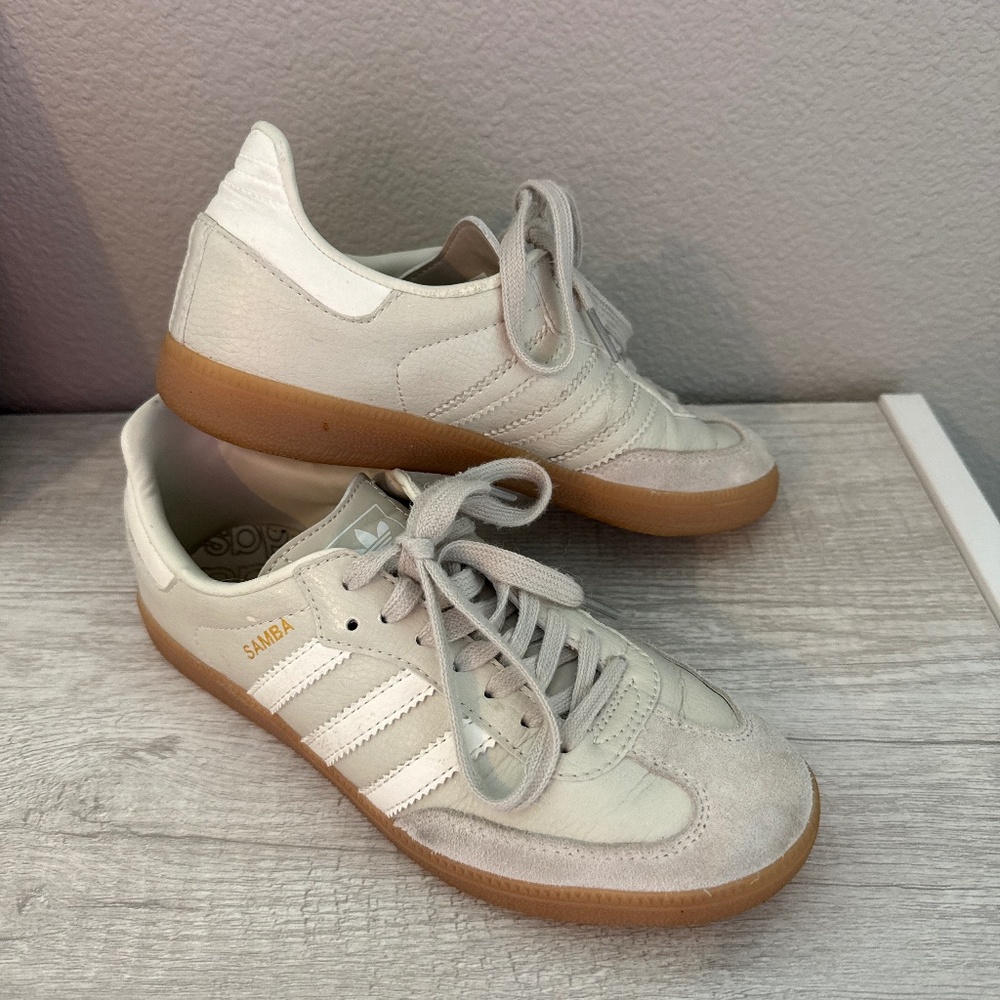 adidas Samba Women’s Sneakers in Off-White and Gum